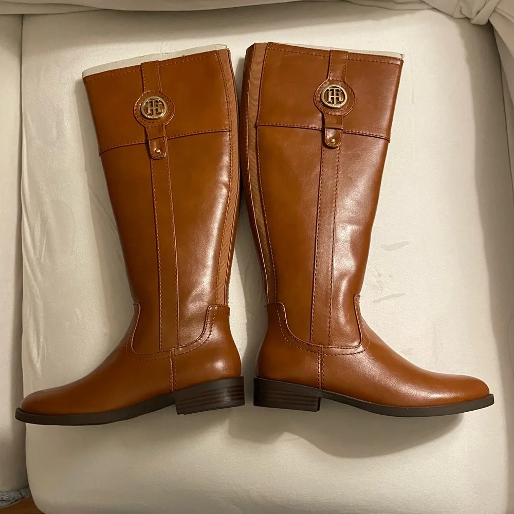 NIB Tommy Hilfiger Imina Almond Toe Knee High Boots Size 5.5